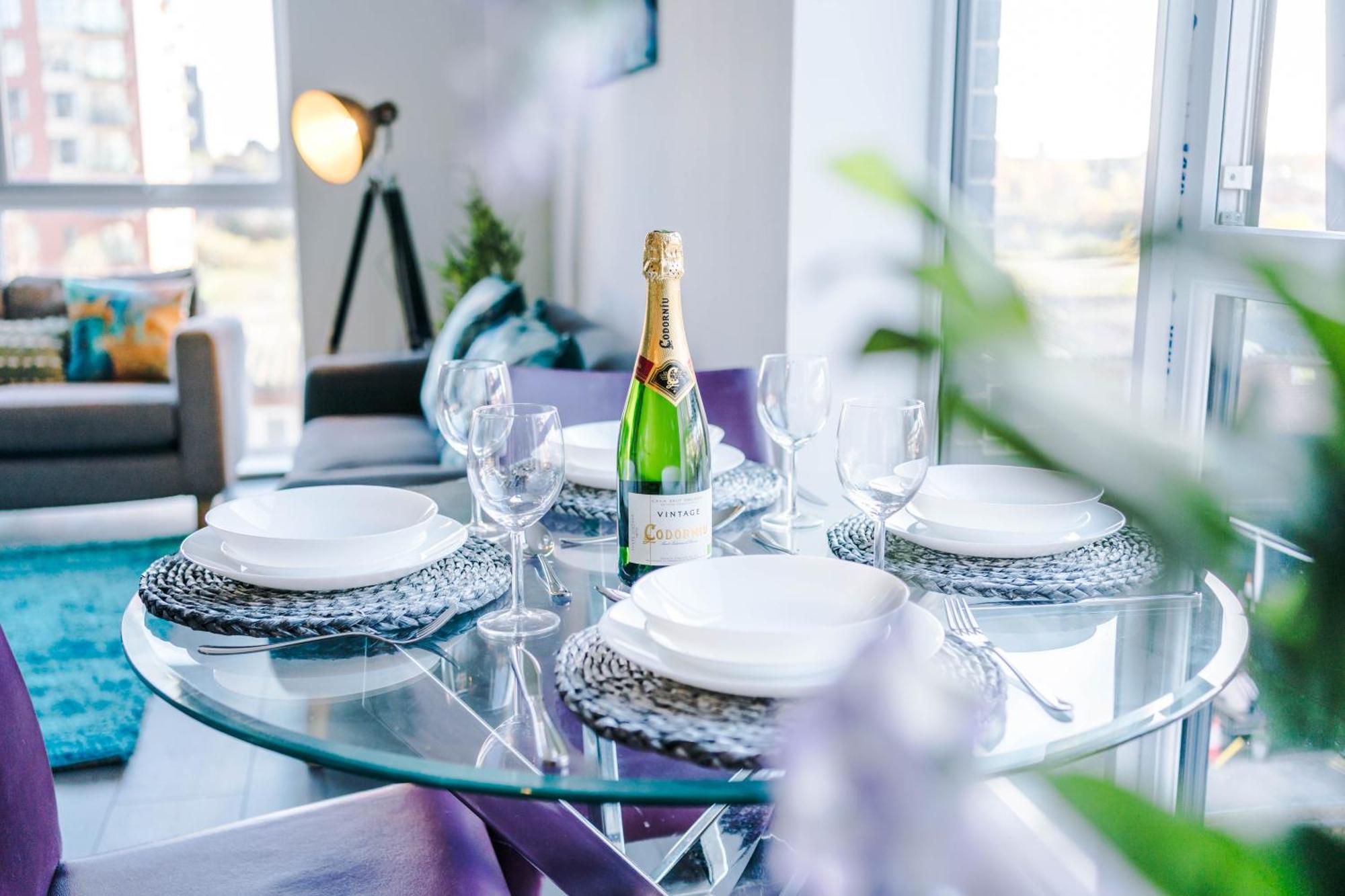 Lux Livin' Apartments - Luxury 5 Bed Apartment Manchester City Centre エクステリア 写真